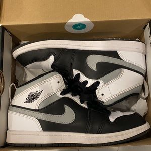 Jordan 1 Mid